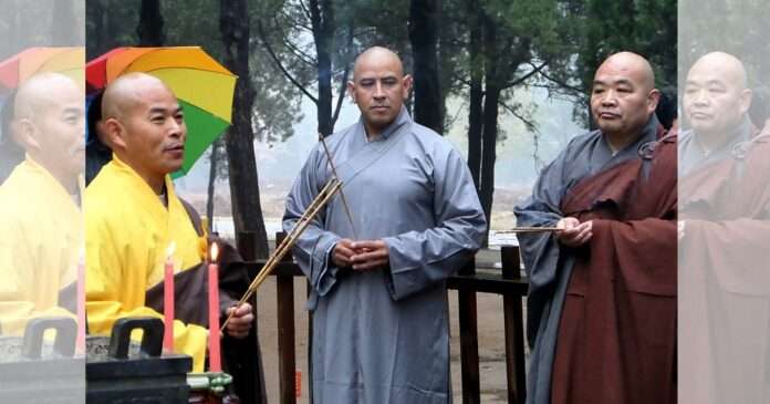 Tianxia Gongfu Chu Shaolin Desentrañando el Proverbio del Kung Fu. Foto Cortesía Xingsheng Shi José Remis