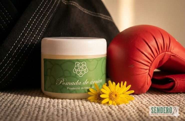 Árnica: El aliado indispensable para la recuperación del artemarcialista Pomada artesanal de árnica para curación de golpes en las artes marciales - Sendero Artes Marciales
