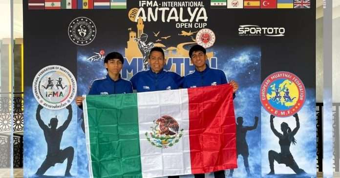 Marlon Jiménez y Alan Uribe de la Selección Mexicana de Muaythai en Antalya 2026