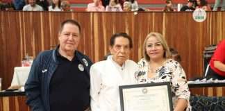 El Judo se une para honrar una leyenda: Torneo “Prof. Mario Peralta Alfaro” en la CDMX Maestro Mario Peralta Alfaro, 9° Dan de judo, activo a los 98 años (al centro)