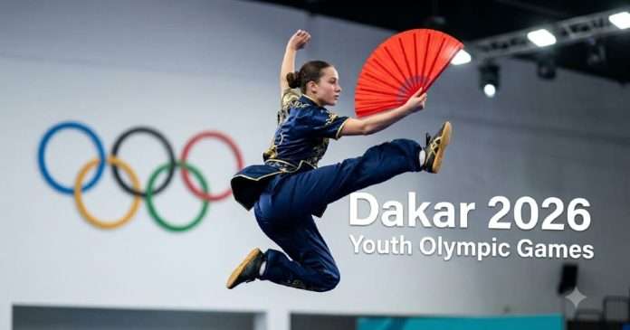 Atleta juvenil de Wushu ejecuta una rutina de Taolu con abanico (Taijishan) en los Juegos Olímpicos de la Juventud.