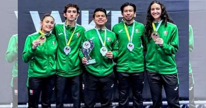 México conquista 13 medallas en el Panamericano de Karate 2026 y vuela a la Copa del Mundo Integrantes de la Selección Mexicana de Karate celebrando su participación en el Panamericano 2026.