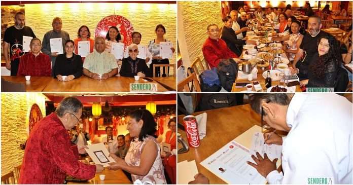 Entregan certificados oficiales SEP-CONOCER a instructores de Taichi en el Barrio Chino de la CDMX Entrega de certificados oficiales de Taichi SEP-CONOCER en el Barrio Chino de la Ciudad de México.
