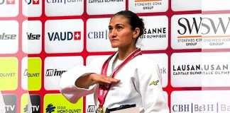 La mexicana Isabel Huitrón conquistó el oro en el Grand Slam de Judo para Sordos en Suiza Isabel Huitrón celebrando la medalla de oro en el Campeonato de Judo para Sordos en Lausana Suiza.